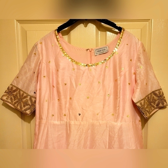 Full length Formal dress - Picture 2 of 3